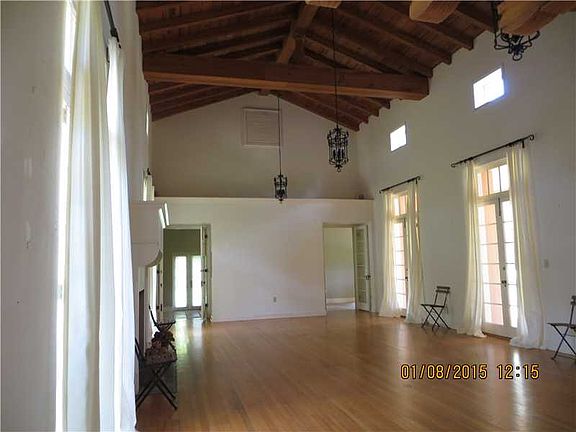 2nd image of 4209 Santa Maria St
