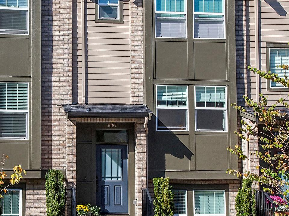 1st image of 1067 10th Ave NE