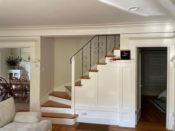 4th image of 550 N Claremont St