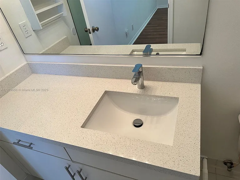 1001 Sorrento Dr — Photo 22