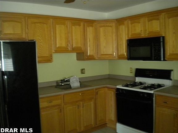 5th image of 24340 Puritan Ave