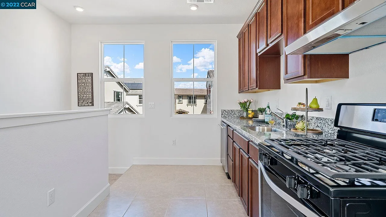 268 E Central Pkwy — Photo 1
