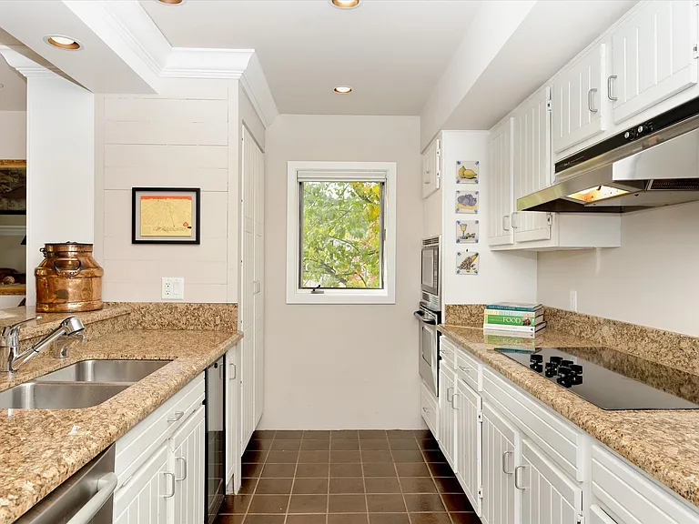 123 W Hyman Ave #A — Photo 11