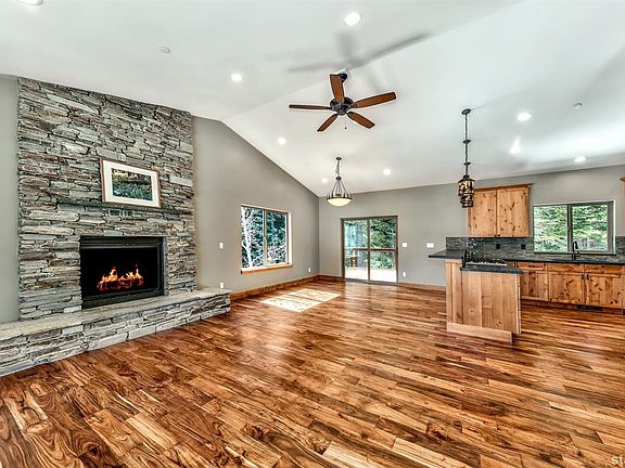 5th image of 2142 Cornelian Dr