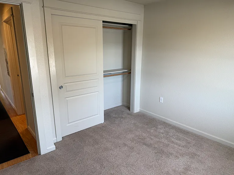 Eagle Crest Apartments — Photo 47
