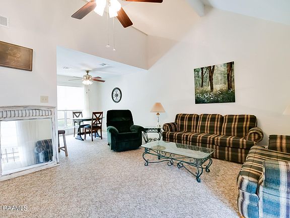 3rd image of 124 Avenue Belle Terre