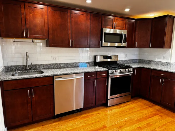 4 Goldsmith Ave #2, Beverly, MA 01915