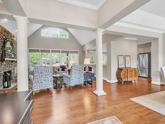 5th image of 101 Winding Oaks Dr