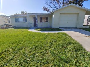 3034 Roxbury Dr, Holiday, FL 34691