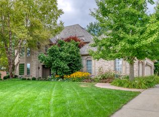 5775 Golden Rain Ln, New Berlin, WI 53151
