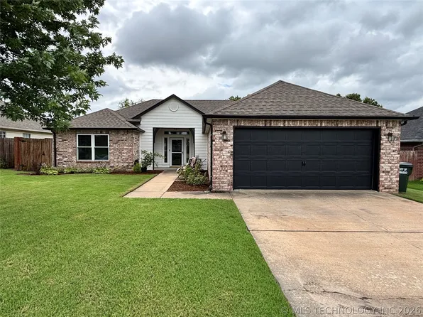 11006 E 118th St N, Collinsville, OK 74021