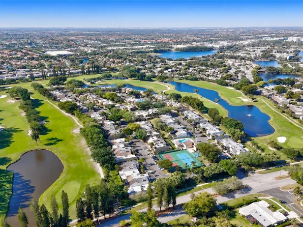 1391 E GOLFVIEW Drive #1391, Pembroke Pines, FL 33026