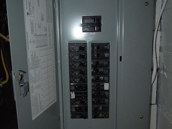 5th image of 3660 W 134th St