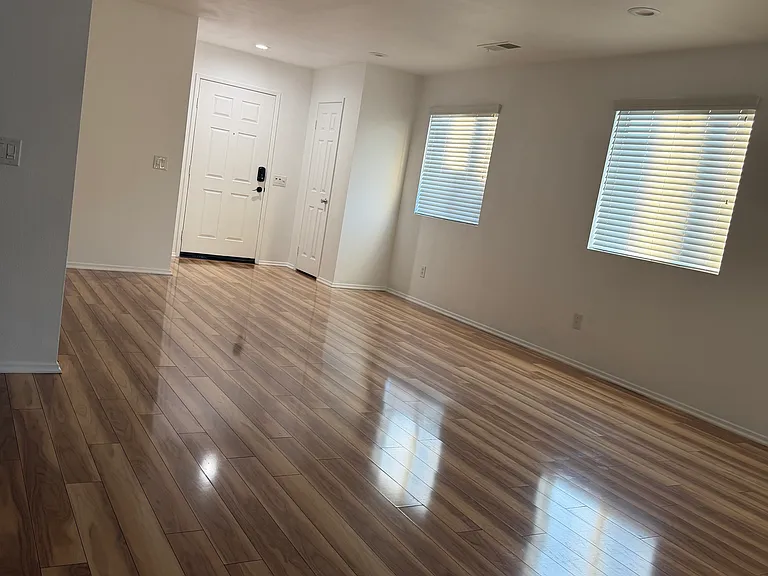 7360 Prairie Island Cir — Photo 4
