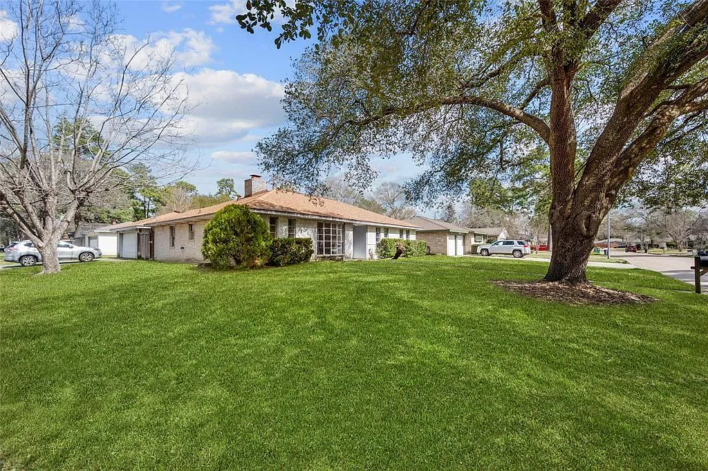 3 bed, 2.0 bath, 1694 sqft, $1,650 — Photo 3