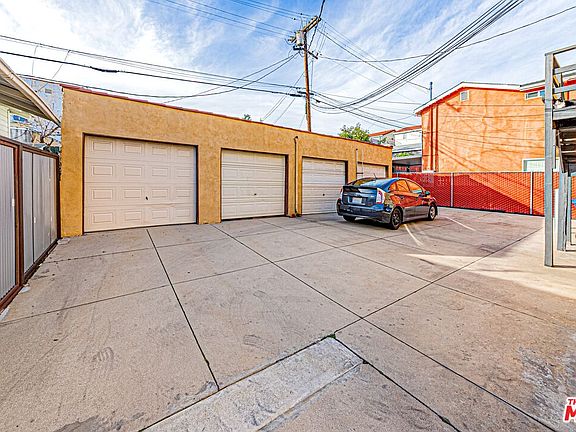 2nd image of 1159 West Blvd