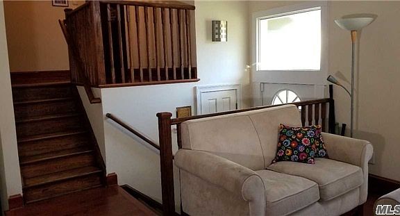 5th image of 220 Forest Dr