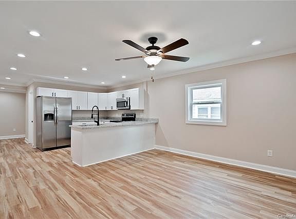 5th image of 207 Wood Ave