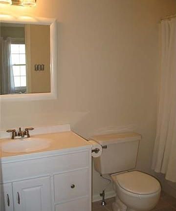 2nd In-suite full bath