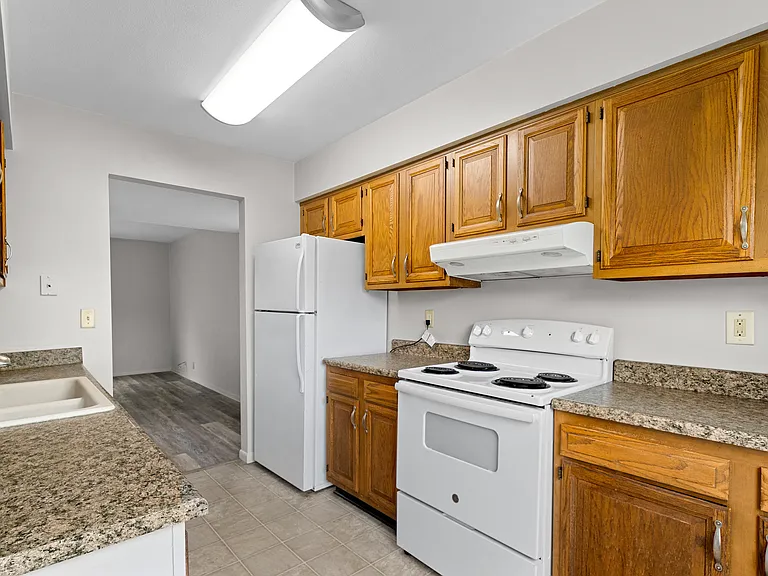 6205-6207 N Northmoor Ct — Photo 10
