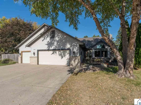 104 Wadsworth Dr, Mankato, MN 56001