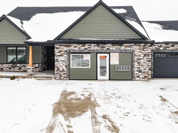 7494 Montri Dr, Temperance, MI 48182