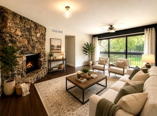 5843 Doe Cir #1, Westmont, IL 60559