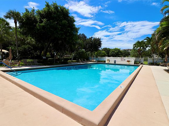 3rd image of 3503 Oaks Way #501