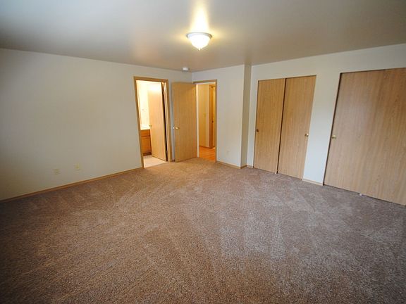 5th image of 8416 46th Dr NE
