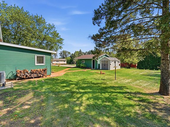 3rd image of 9473 Crestview Dr