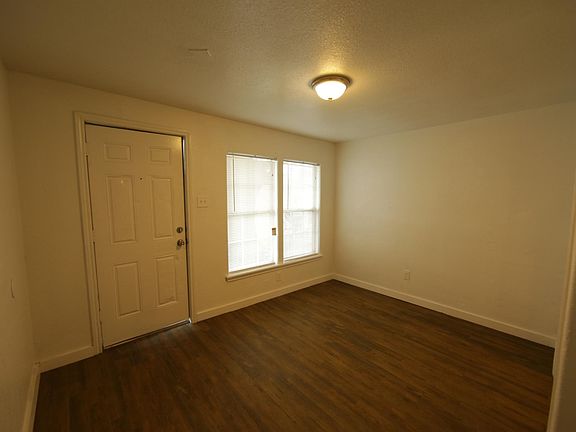 3rd image of 3115 Agnes St #8