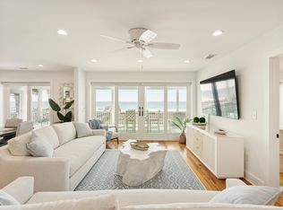 603 E Arctic Ave, Folly Beach, SC 29439