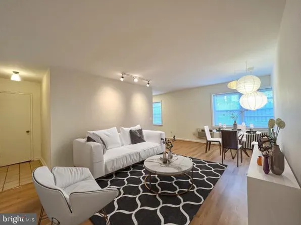 4803 Wellington Dr APT 103, Chevy Chase, MD 20815