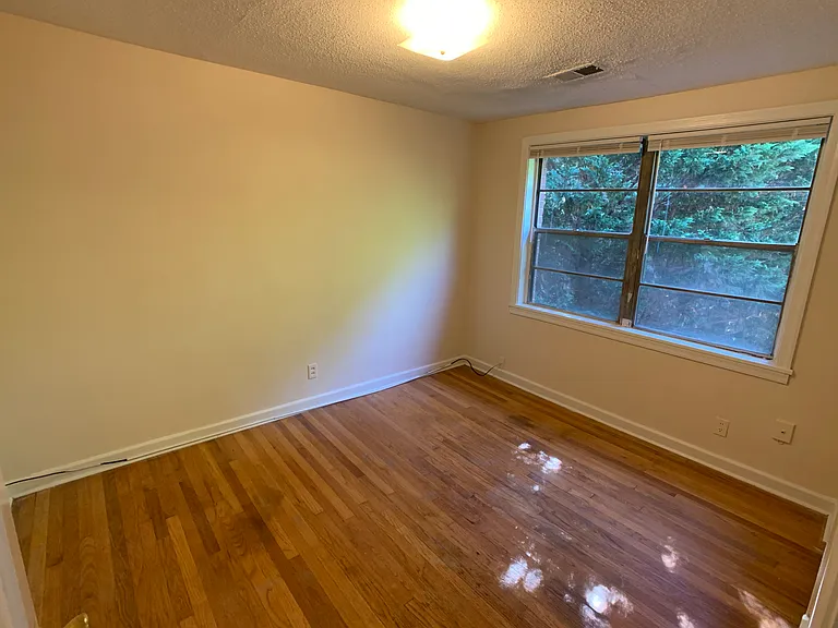 1661 Valley Ave — Photo 27