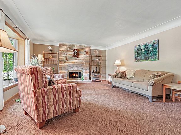 4th image of 7550 Beverly Dr