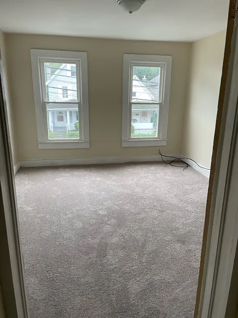 3 bed, $995 — Photo 3