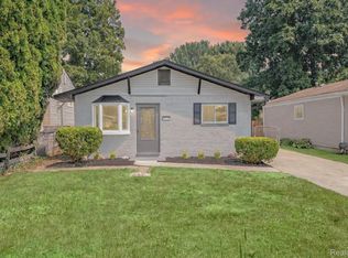 39588 Chart St, Harrison Township, MI 48045