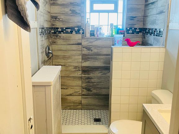 4th image of 6707 Ogden Ave #2A