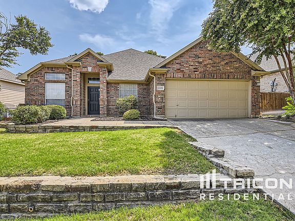 2nd image of 2208 Knob Hill Dr