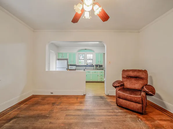 60-14 60th Avenue image 13 of 26