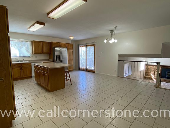 3rd image of 5085 W Old Farm Cir