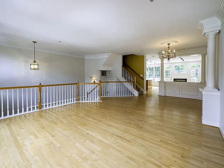 1156 Regal Oak Dr — Photo 7