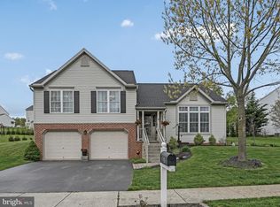 8 Cranberry Cir, Denver, PA 17517