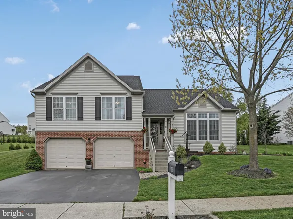 8 Cranberry Cir, Denver, PA 17517