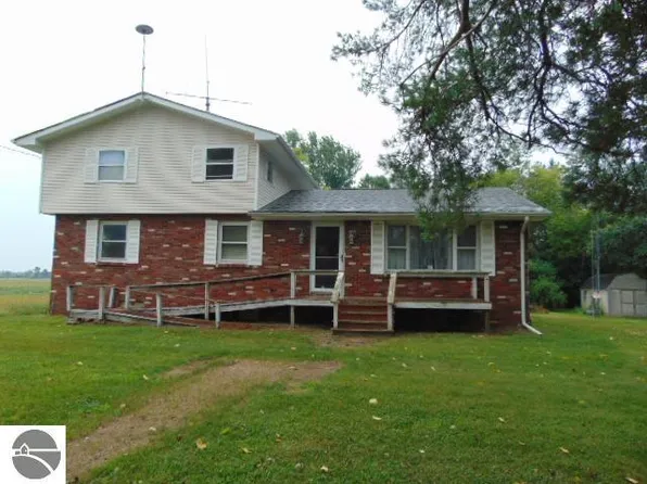 10885 S Dehmel Rd, Birch Run, MI 48415