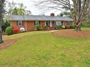 1215 Turkey Hill Rd, Winston Salem, NC 27106