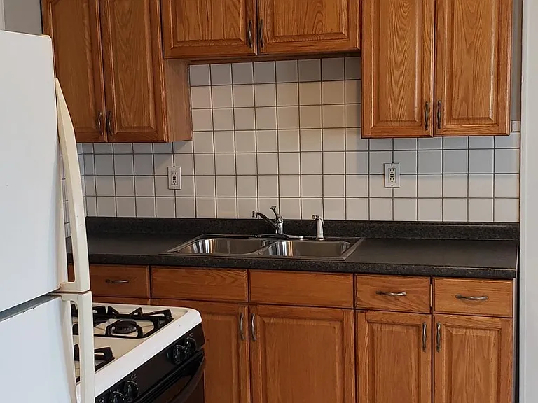 1469 Winton Ave — Photo 14