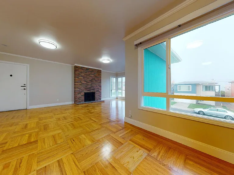 31 Crestline Ave — Photo 2