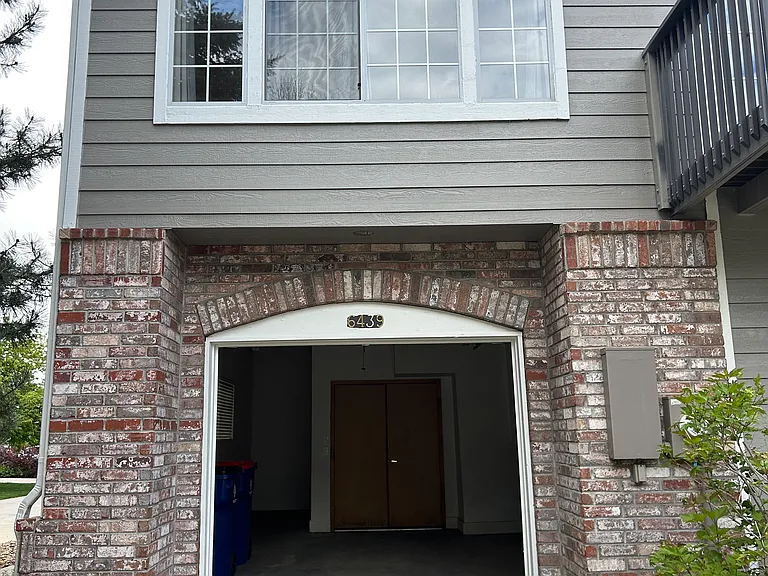 6439 S Dallas Ct — Photo 2