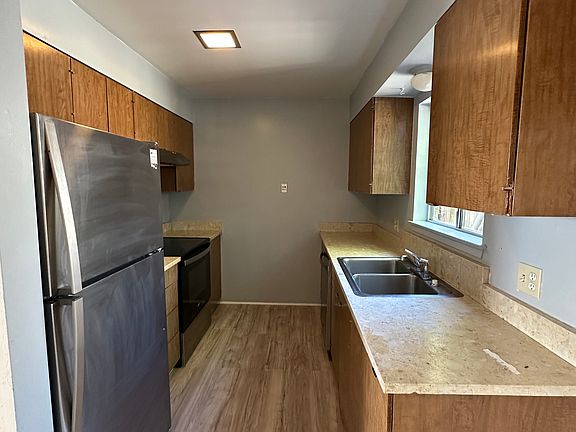 3rd image of 310 S Auburn St APT 10